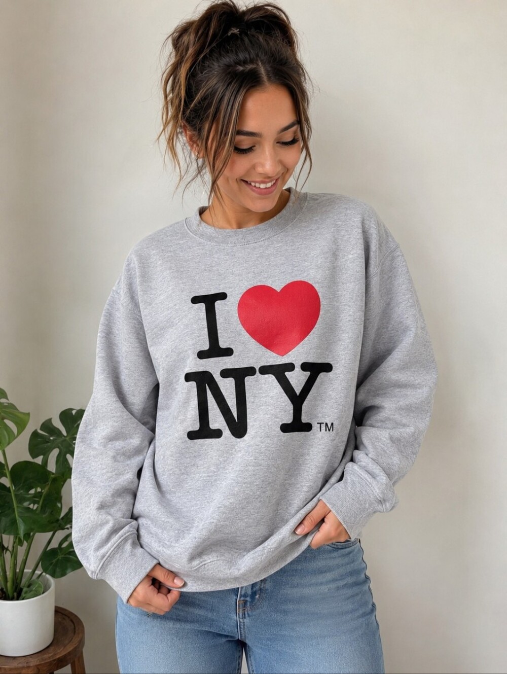 I ❤️ NY Official Licensed Gray Crewneck Sweatshirt Small NWT NYC Tourist Graphic